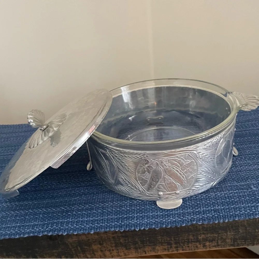 Rare, Vintage Crown Forged Aluminum Casserole Holder with Pyrex Dish